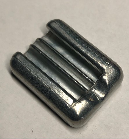 Переднє скло A9016710115 MERCEDES