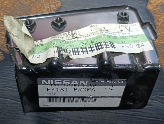 Кронштейн бампера переднього, зовнішній лівий F3181BR0MA NISSAN
