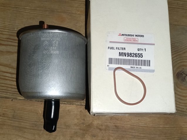 Корпус паливного фільтра MN982655 MITSUBISHI