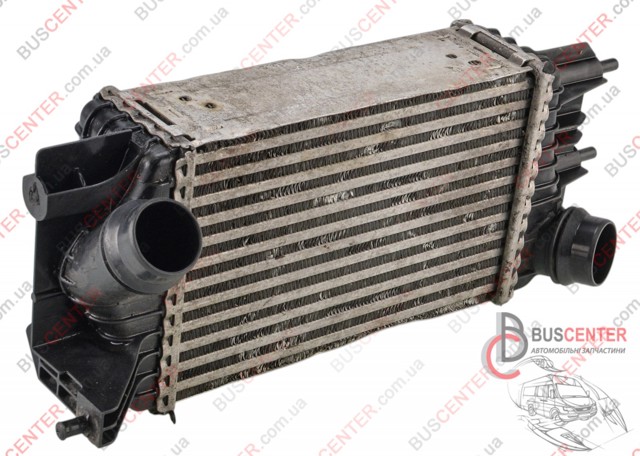 Радіатор интеркуллера 144611KB2A NISSAN