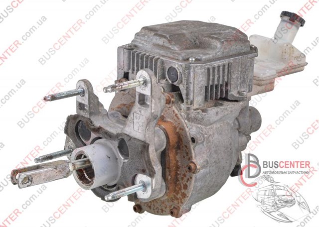 Циліндр гальмівний, головний 460073NF9A NISSAN