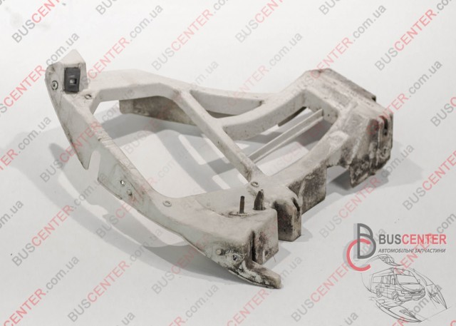 Кронштейн бампера заднього, правий 4M51A17E850AL FORD