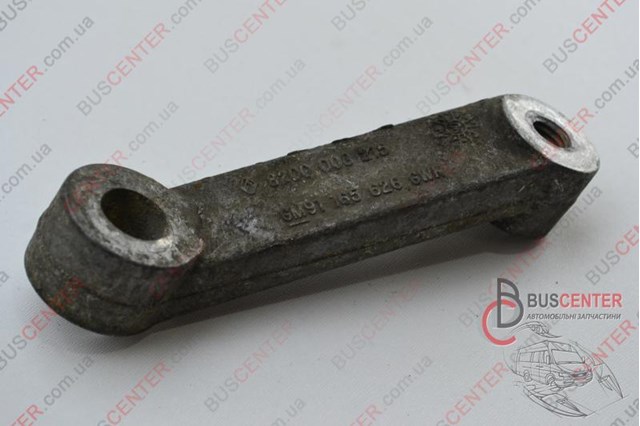 Кронштейн подушки (опори) двигуна, правої 8200008215 RENAULT