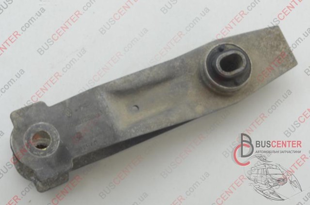 Кронштейн подушки (опори) двигуна, правої 8200125539 RENAULT