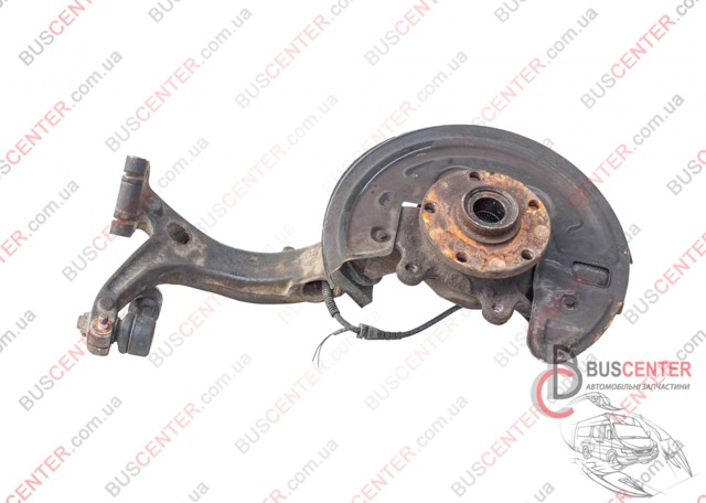 Цапфа поворотна права 8D0407254B VAG