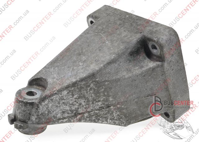 Кронштейн подушки (опори) двигуна, правої A6422232004 MERCEDES