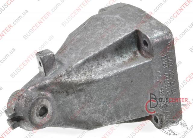 Кронштейн подушки (опори) двигуна, лівої A6422232104 MERCEDES