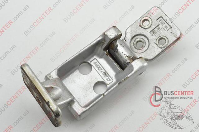 Петля задньої (двостулкової) двері, права нижня A9067400737 MERCEDES