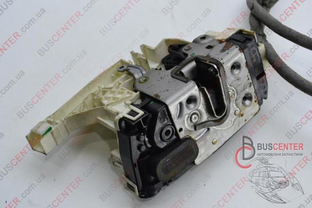 Замок задньої правої двостулкової двері A9067401035 MERCEDES