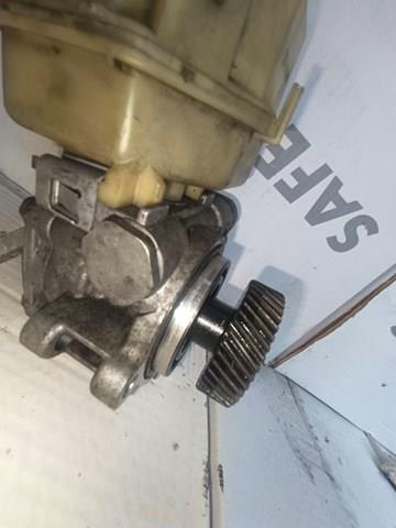 Насос гідропідсилювача керма (ГПК) CC3032650B MAZDA