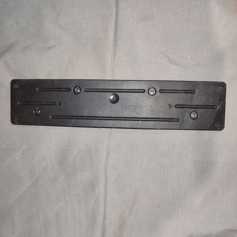 Кріплення переднього номера автомобіля 51118069220 BMW