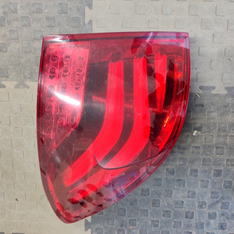 Задня ліва зовнішня фара 63217199643 BMW