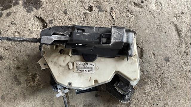 Замок задньої дверї, правої 5K4839016S VAG