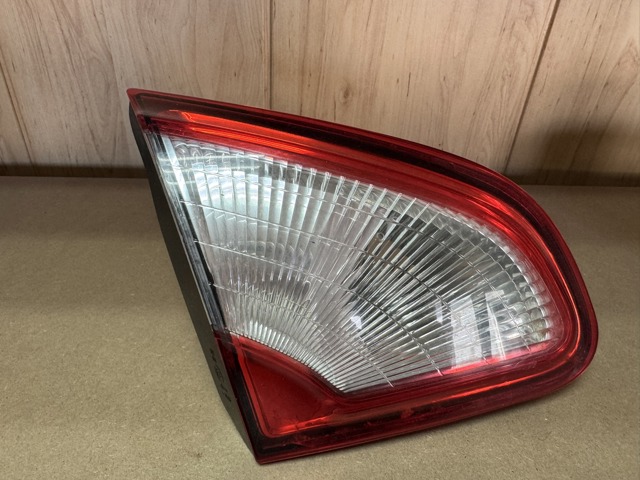 Задня ліва внутрішня фара 89503189 NISSAN