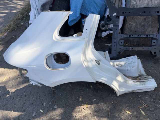 Крило заднє праве 95B809030YGRV PORSCHE