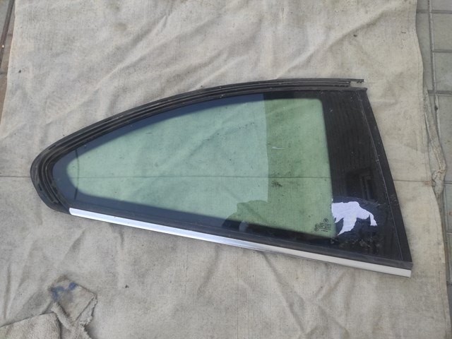 Заднє стекло 43R001057 BMW