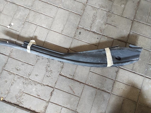Ущільнювач крила 658204GA0A NISSAN