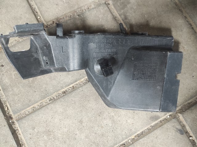 Напрямна переднього бампера, ліва 8R0807283C VAG