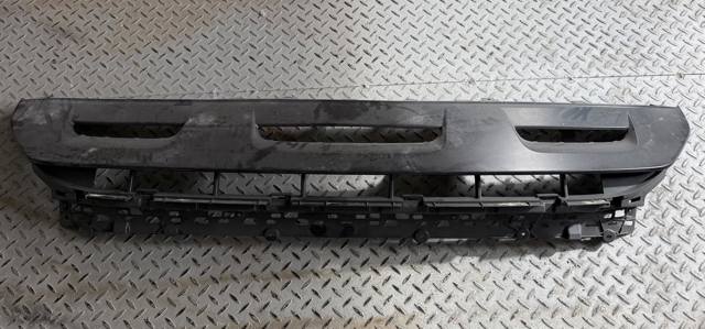 Решітка переднього бампера, центральна 4M8807647D9B9 VAG