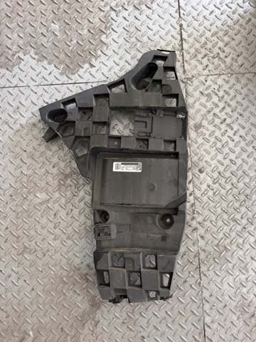 Напрямна заднього бампера, ліва 51127420653 BMW