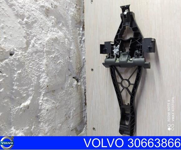 Тримач зовнішньої ручки дверей, передньої правої 30663866 VOLVO