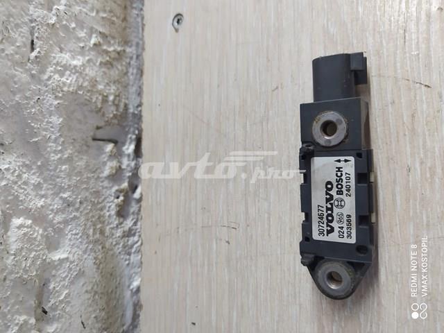 Датчик Ейрбег передній 30724677 VOLVO