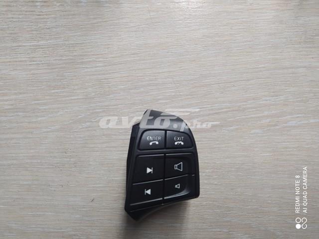 Блок кнопкових перемикачів кермового колеса 30739640 VOLVO