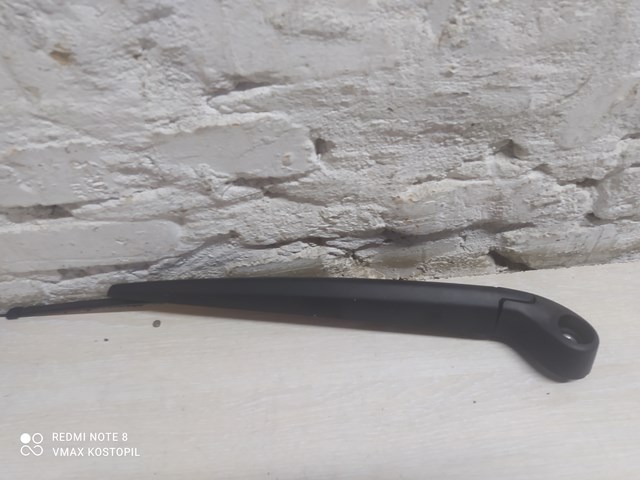 Важіль-поводок двірника заднього скла 30753534 VOLVO