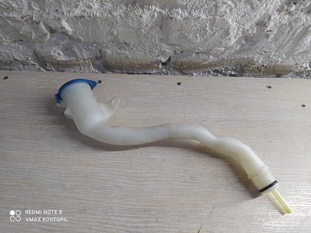 Горловина бачка омивача 30784333 VOLVO