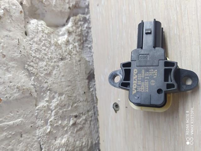Датчик Айрбег передній 30798030 VOLVO