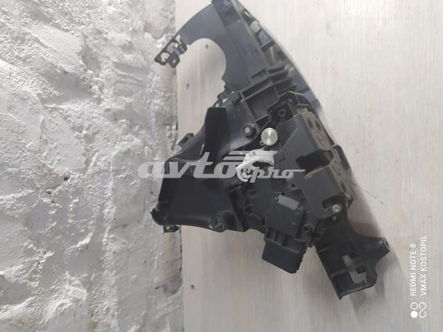 Замок передніх пасажирських дверей 30799302 VOLVO
