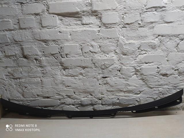 Решітка водостоку лобового скла ліва/права 30799651 VOLVO