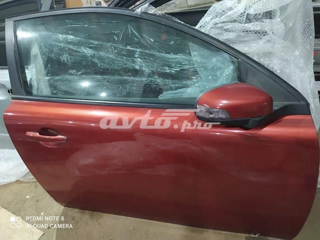 Пасажирські передні двері 31335484 VOLVO