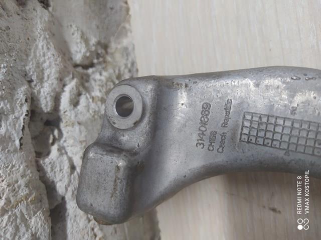 Кронштейн компресора кондиціонера 31401869 VOLVO