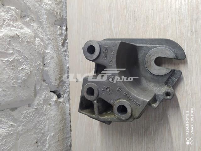Права подушка мотора Ford Focus II