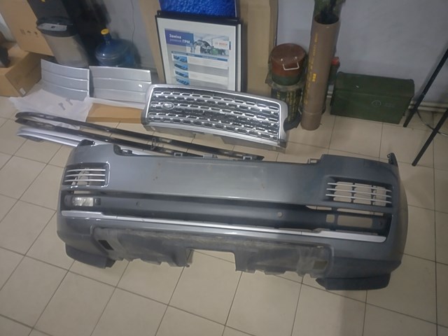 Буфер (бампер) передній LR064624 LAND ROVER