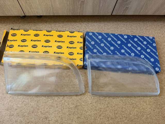 Скло фари правої 92VB13060AA LEADER PARTS