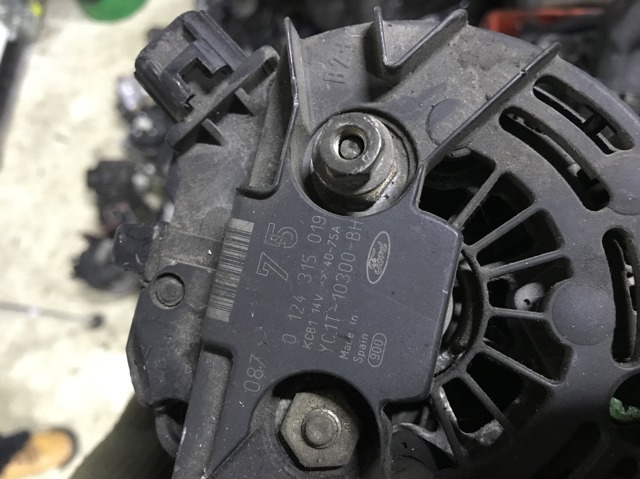 Авто генератор 0124315019 BOSCH