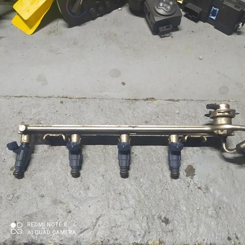 Форсунка вприску палива Nissan Micra K11