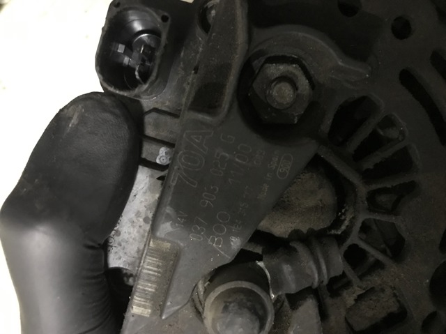 Авто генератор 037903025G VAG