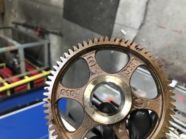 Зірочка приводу коленвала двигуна 03D103305B VAG