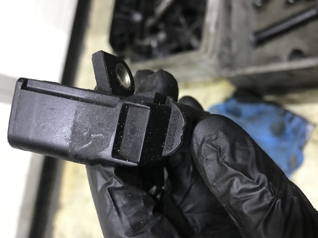 Датчик управління двигуном 03D906433 VAG