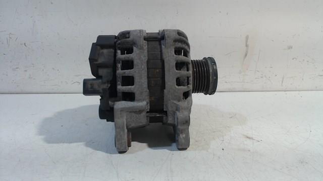 Генератор автомобільний 04C903023J VAG