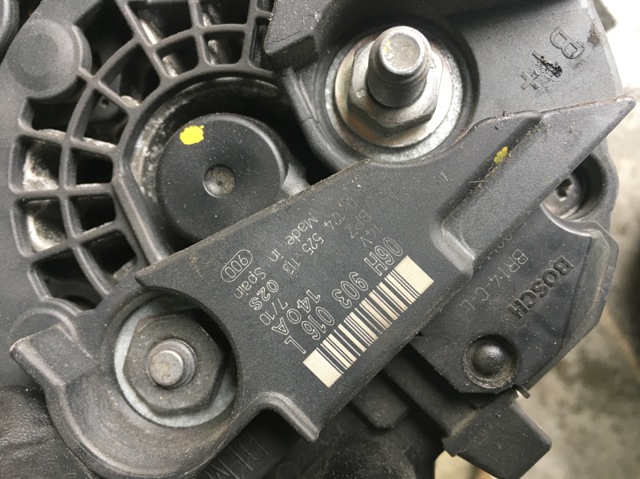 Авто генератор 06H903016L VAG