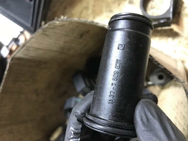Стакан свічки запалювання 11377509627 BMW