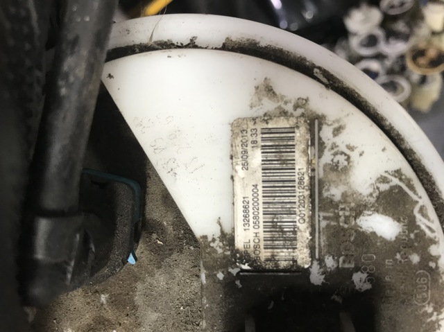 Модуль паливного насоса, з датчиком рівня палива 13268621 OPEL