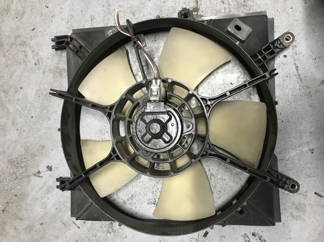 Мотор вентилятора системи охолодження, лівий 1636323010 TOYOTA