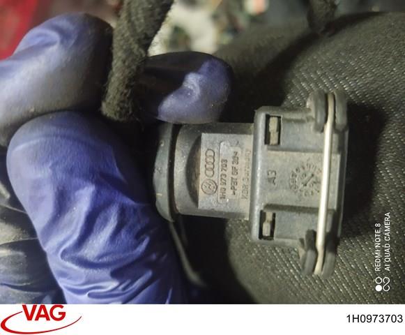 Роз’єм (фішка) універсальний 1H0973703 VAG
