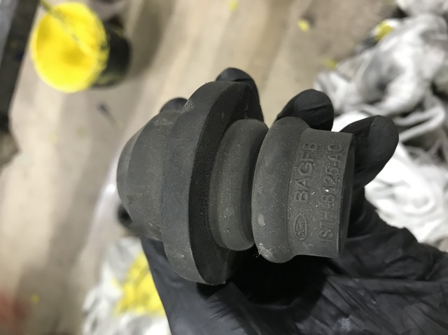 Подушка кріплення радіатора верхня 1S7H8125AC FORD