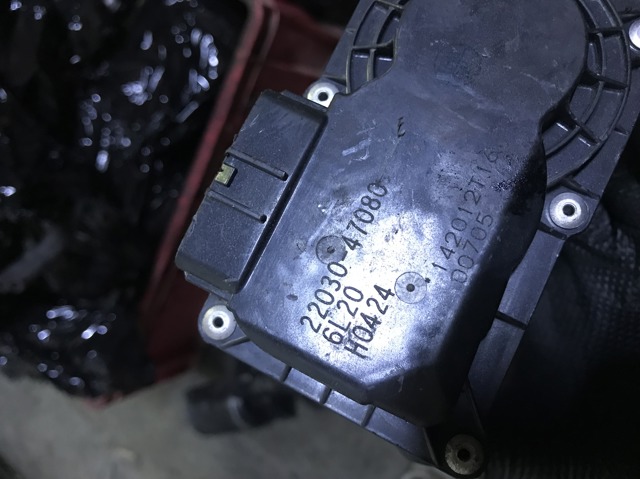 Дросільна заслінка в зборі 2203047080 TOYOTA